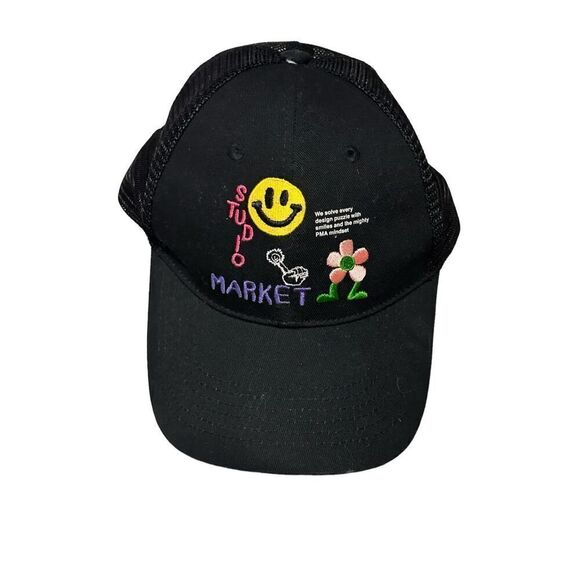 VERY NICE UNISEX Market X Smiley URBAN OUTFITTERS Exclusive Collage Trucker Hat - Picture 3 of 11